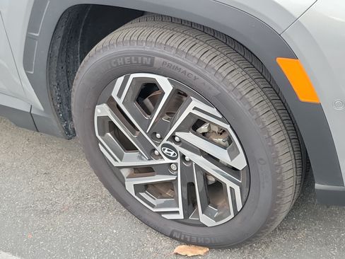 Used 2025 Hyundai Tucson Limited AWD/4WD image 4