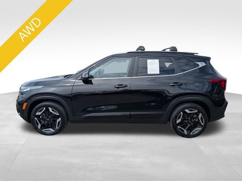 Certified 2025 Kia Seltos SX w/ SX Sunroof Package image 2