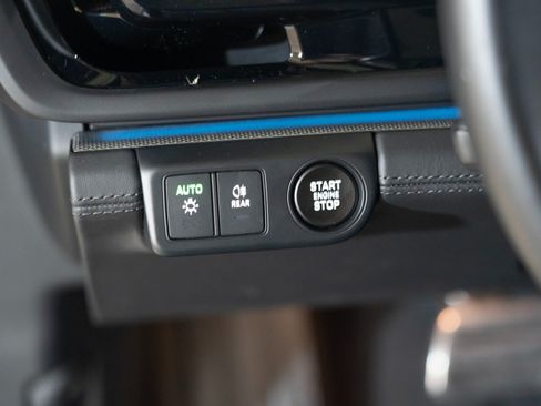 Certified 2025 Porsche Panamera image 24