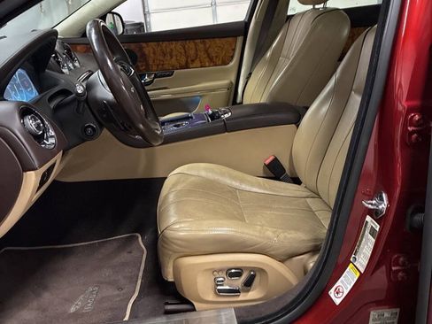 Used 2011 Jaguar XJ RWD image 7