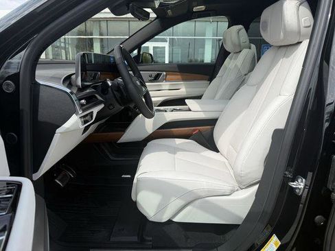 New 2026 Cadillac Vistiq Sport w/ LPO, Floor Liner Package image 9