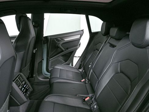 New 2026 Porsche Cayenne Electric AWD/4WD image 22