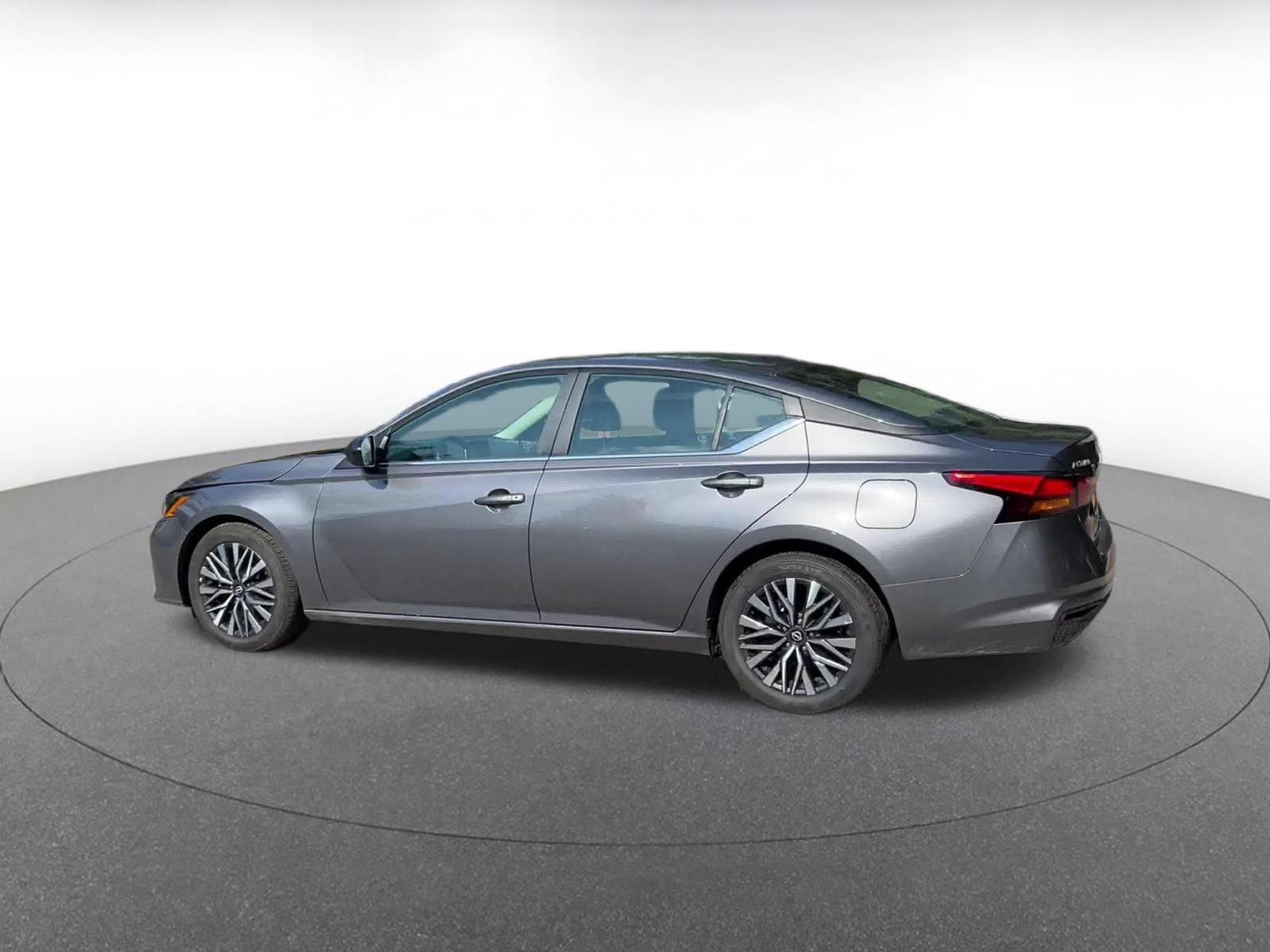 Used 2026 Nissan Altima 2.5 SV FWD image 10