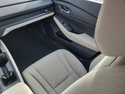 Certified 2023 Honda Accord EX image 4