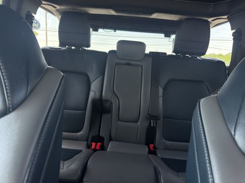 Used 2021 Ford Bronco Outer Banks w/ Sasquatch Package AWD/4WD image 18