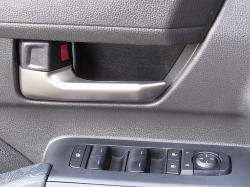 Used 2024 Toyota Tacoma TRD Sport image 37