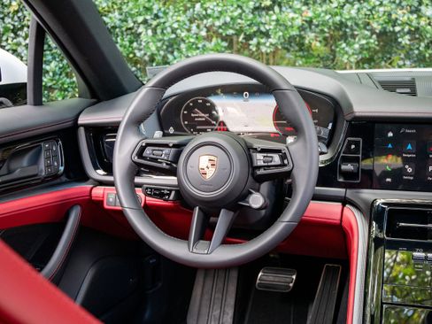 New 2025 Porsche Panamera image 26