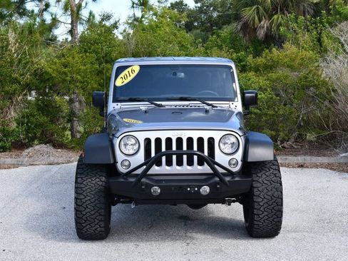 Used 2016 Jeep Wrangler Unlimited Rubicon w/ Connectivity Group AWD/4WD image 35
