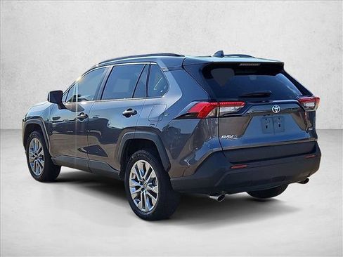 Used 2022 Toyota RAV4 XLE Premium FWD image 8