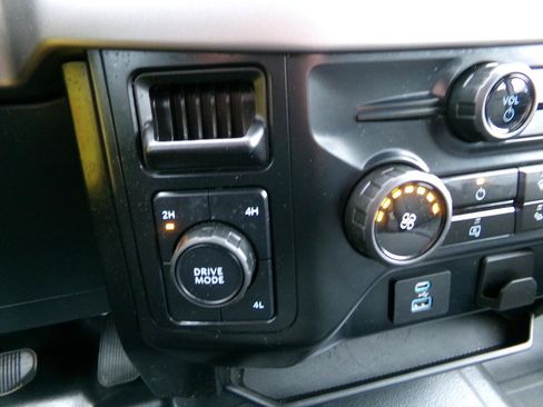 Used 2024 Ford F150 XL AWD/4WD image 27