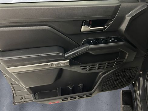 Used 2025 Toyota Tacoma TRD Off-Road image 12