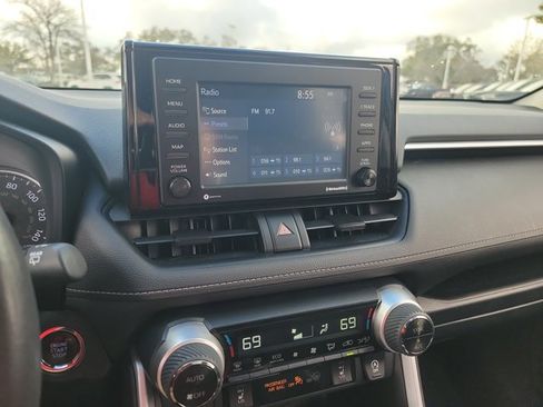 Used 2020 Toyota RAV4 XLE w/ Convenience Package image 18