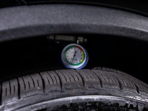 Used 2024 Porsche Macan 4 Electric image 35