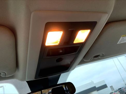 Used 2018 RAM 1500 Classic SLT image 29