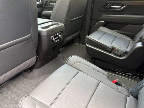 New 2026 GMC Yukon XL Denali AWD/4WD image 9