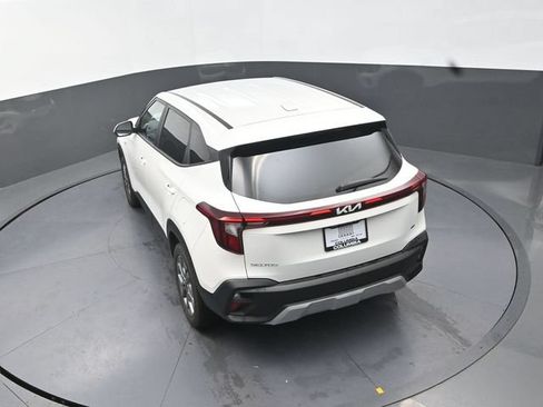 Used 2024 Kia Seltos LX AWD/4WD image 15