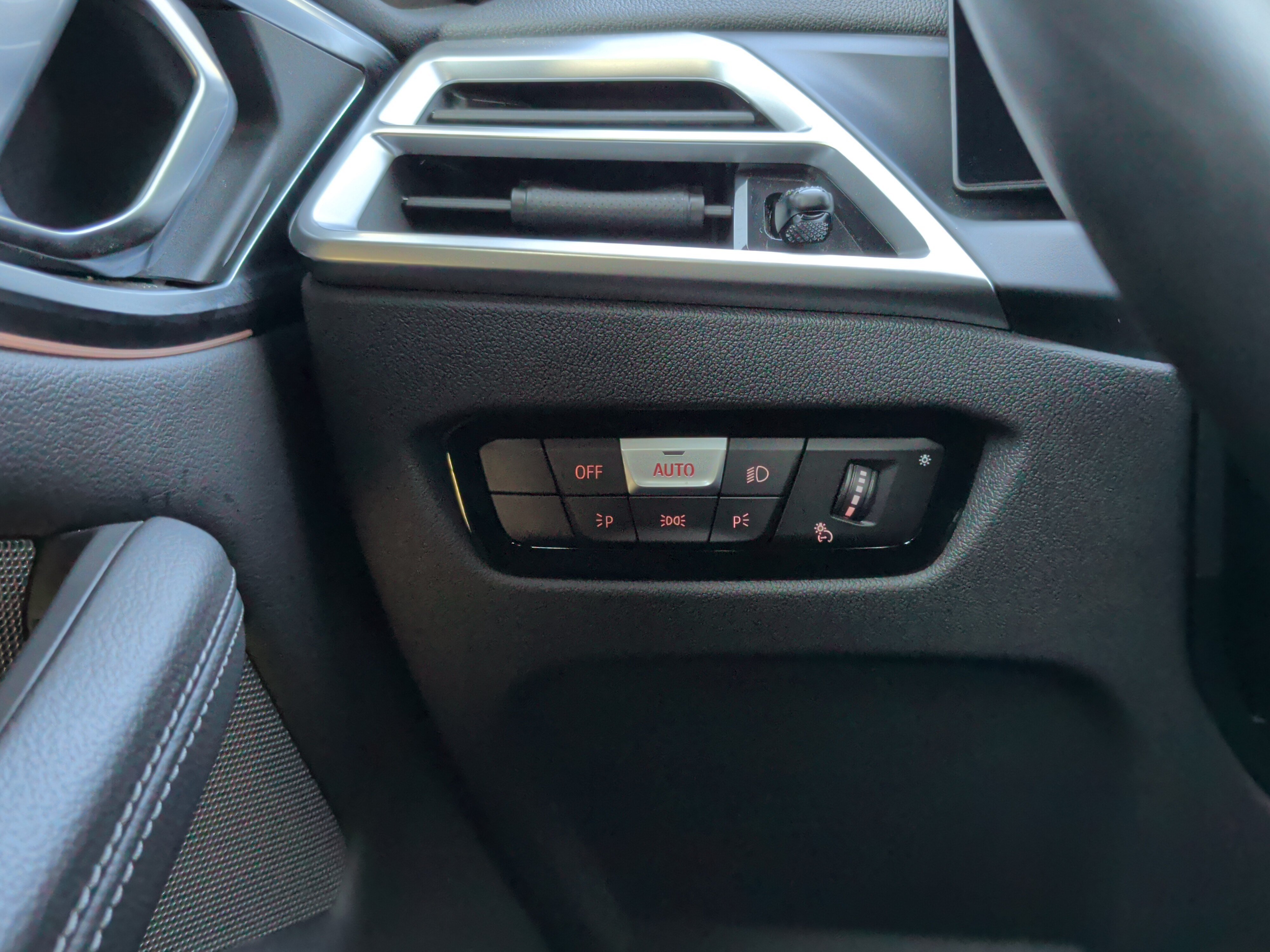 Used 2026 BMW M440i Coupe RWD image 25