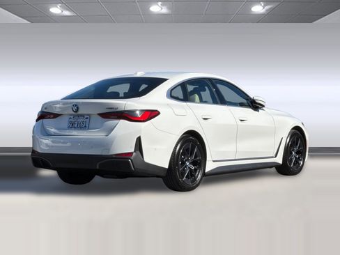 Used 2025 BMW i4 eDrive40 w/ Premium Package RWD image 9