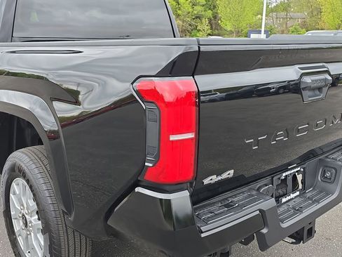 Used 2026 Toyota Tacoma SR5 AWD/4WD image 34