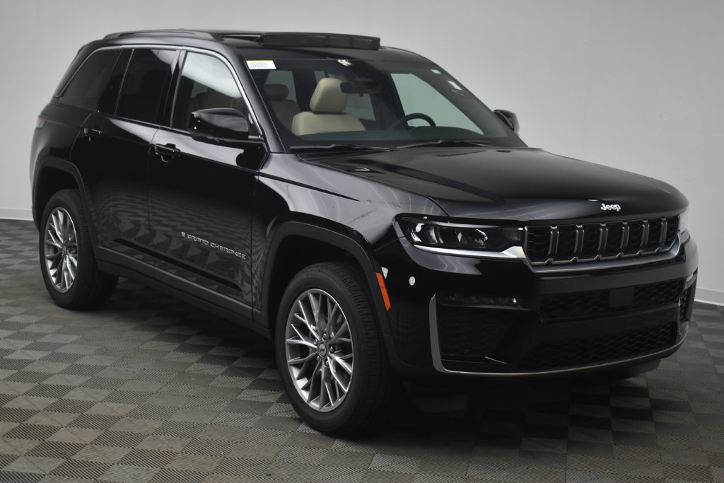 New 2027 Jeep Grand Cherokee Limited AWD/4WD image 2