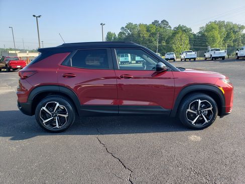 Used 2022 Chevrolet TrailBlazer RS w/ Sun and Liftgate Package FWD image 5