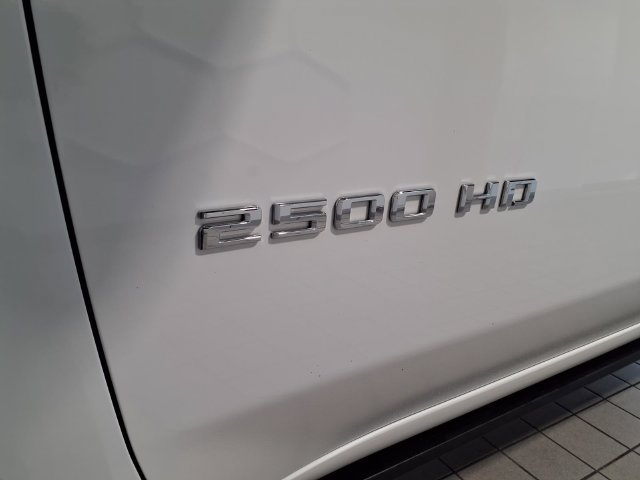Used 2024 Chevrolet Silverado 2500 ZR2 w/ Technology Package AWD/4WD image 8