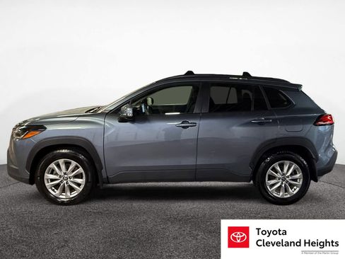 Used 2024 Toyota Corolla Cross LE image 3