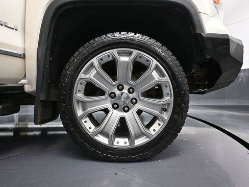 Used 2014 GMC Sierra 1500 Denali w/ Suspension Package, Off-Road image 17