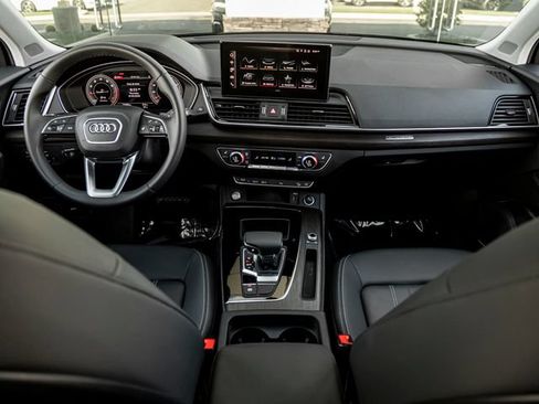 Used 2023 Audi Q5 2.0T Premium Plus w/ Premium Plus Package AWD/4WD image 21