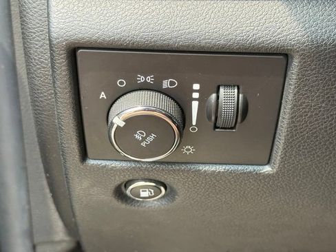 Used 2017 Jeep Grand Cherokee Limited AWD/4WD image 32