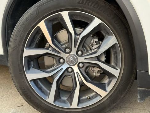 Used 2023 Acura MDX SH-AWD w/ Technology Package image 9