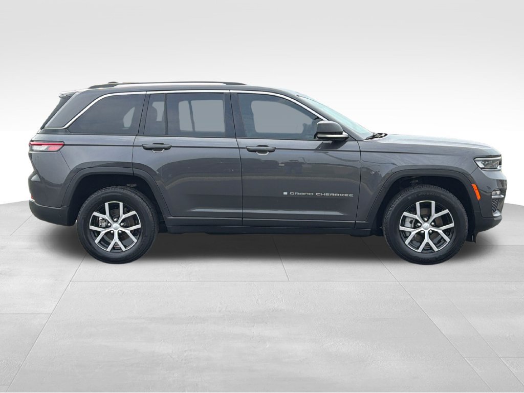 Used 2023 Jeep Grand Cherokee Limited AWD/4WD image 23