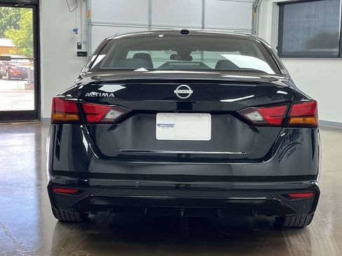 Used 2025 Nissan Altima 2.5 SV FWD image 6