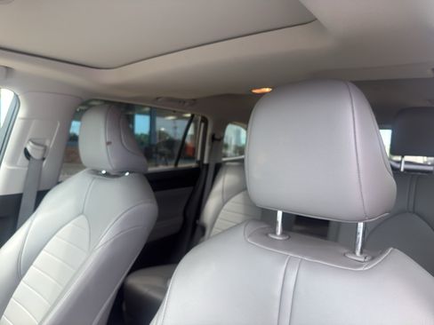Used 2022 Toyota Highlander XLE AWD/4WD image 14
