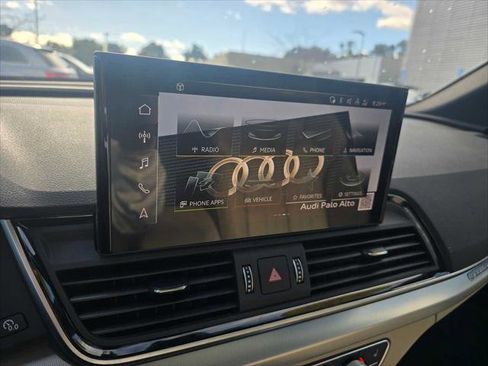 Certified 2025 Audi Q5 2.0T Premium image 28