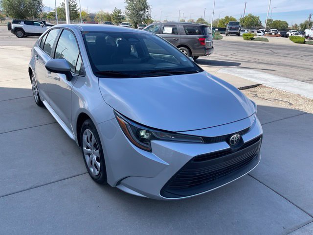 Used 2025 Toyota Corolla LE FWD image 6