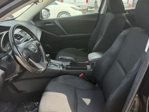 Used 2013 MAZDA MAZDA3 i Touring FWD image 12
