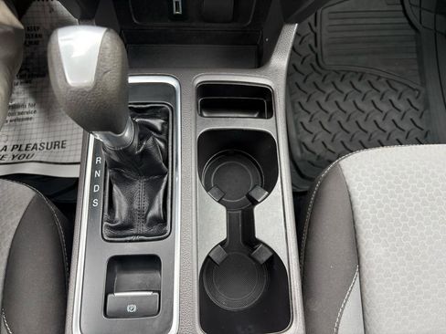 Used 2017 Ford Escape SE AWD/4WD image 25