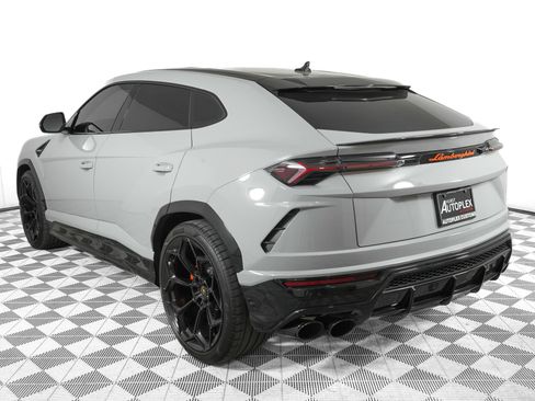 Used 2022 Lamborghini Urus AWD/4WD image 7