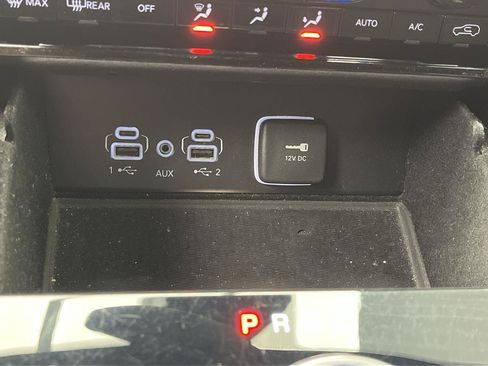 Used 2022 Jeep Grand Cherokee Altitude AWD/4WD image 23