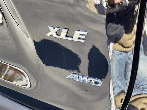 Used 2023 Toyota RAV4 XLE image 12