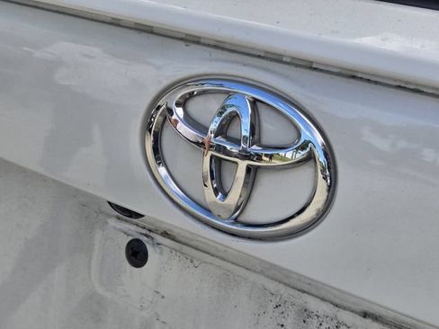 Used 2022 Toyota RAV4 XLE Premium FWD image 10