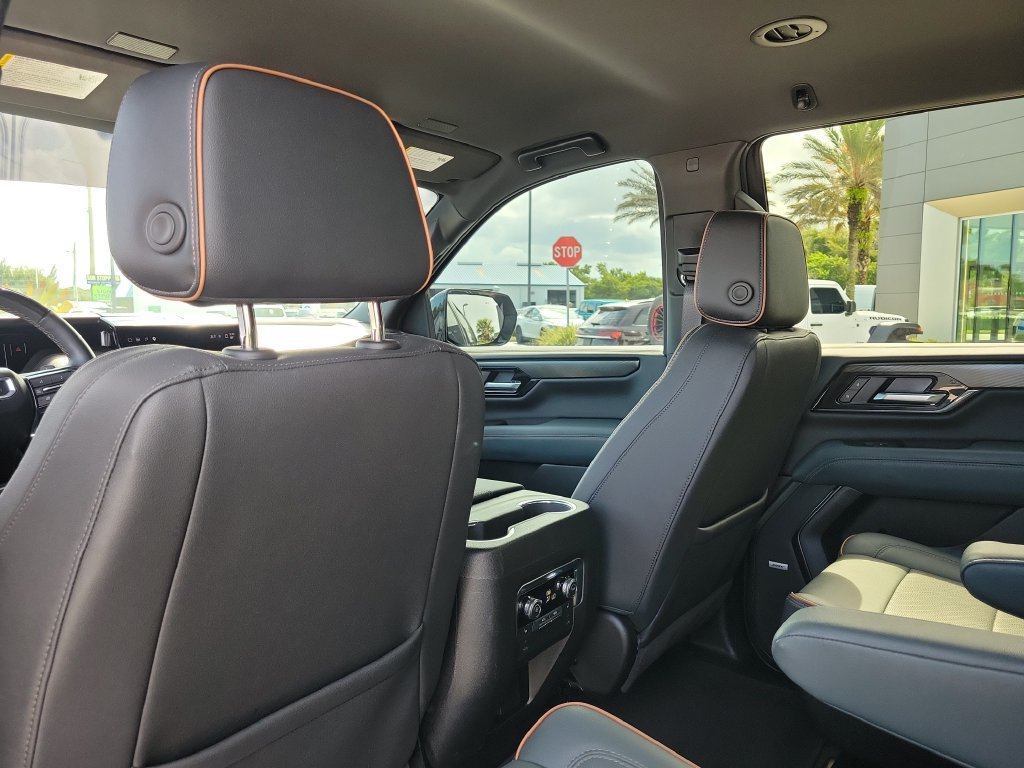 Used 2026 GMC Yukon AT4 w/ Premium Trailering Package AWD/4WD image 17