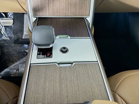 New 2026 Land Rover Range Rover SE image 18