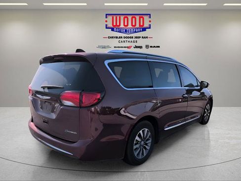 Used 2020 Chrysler Pacifica Limited w/ Advanced Safetytec Group image 3