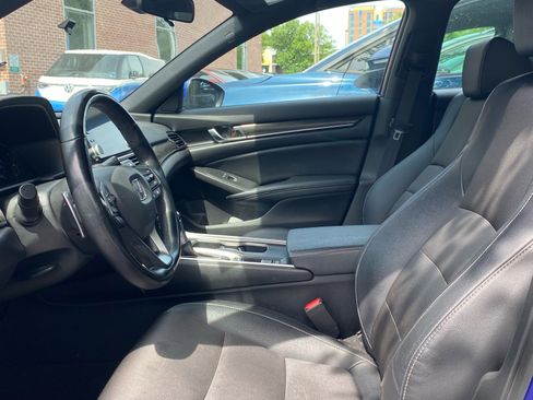 Used 2019 Honda Accord Sport image 9