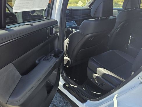 Used 2024 Hyundai Santa Fe Calligraphy image 11