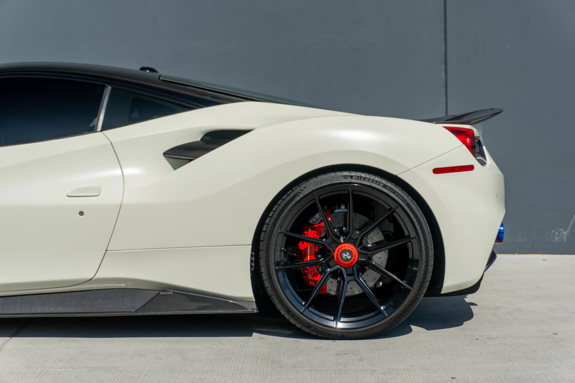 Used 2018 Ferrari 488 GTB RWD image 19