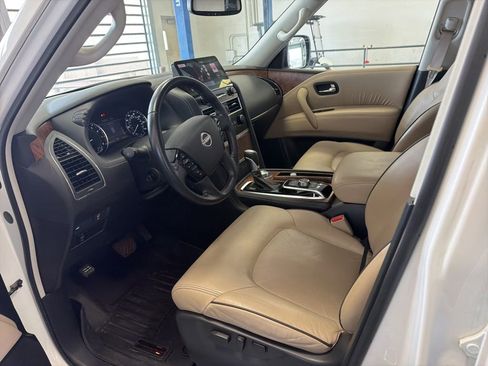 Used 2022 Nissan Armada SL w/ Captain's Chairs Package AWD/4WD image 5