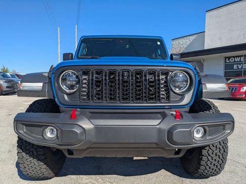 Used 2024 Jeep Wrangler Unlimited Rubicon w/ Technology Group image 2